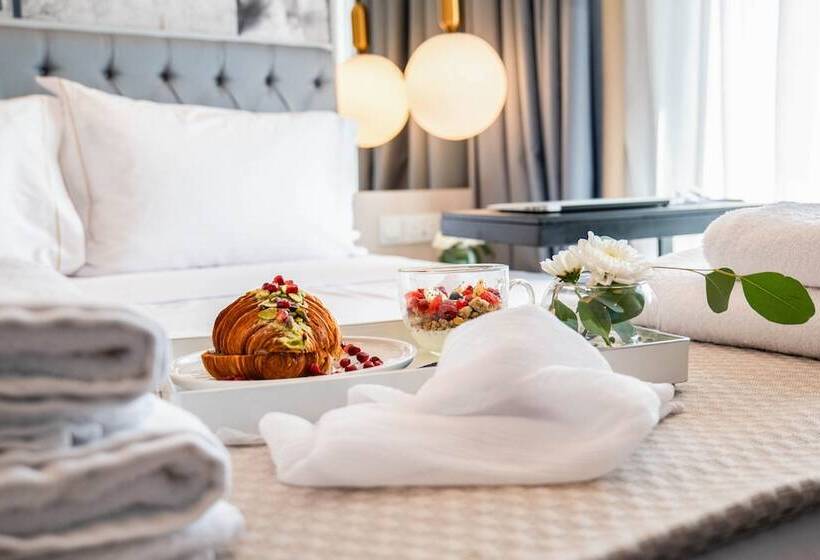 هتل Gate Twenty Two Boutique