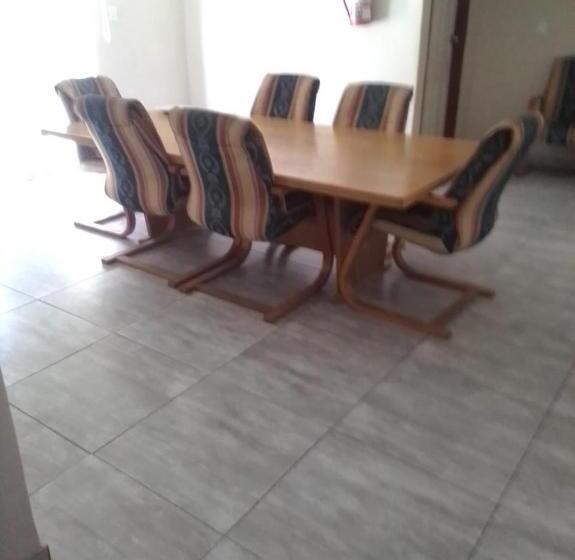 Пансион Resort One Eight Four