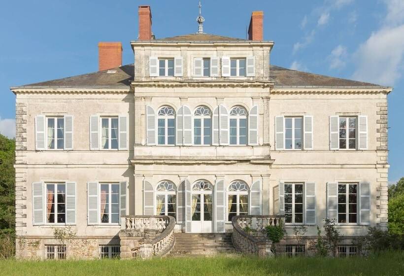 مبيت وإفطار Chateau Du Hallay