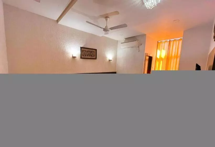 Hotelli The कस्तूरी