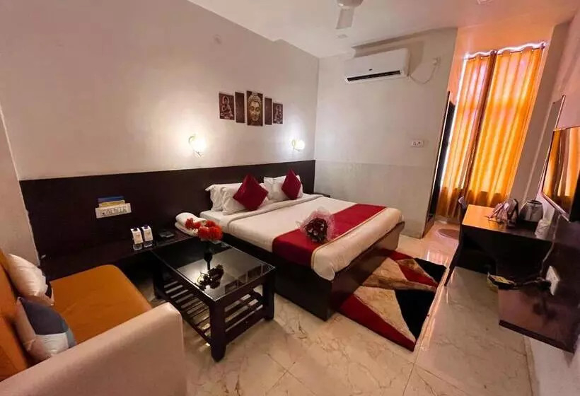 Hotelli The कस्तूरी