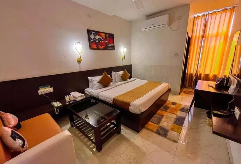 Hotelli The कस्तूरी