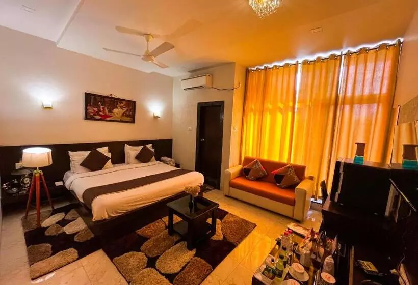 Hotelli The कस्तूरी