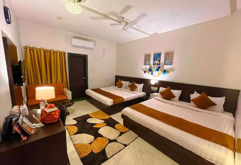 Hotelli The कस्तूरी