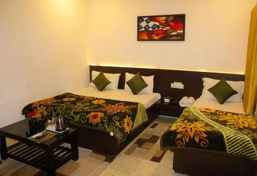 Hotelli The कस्तूरी