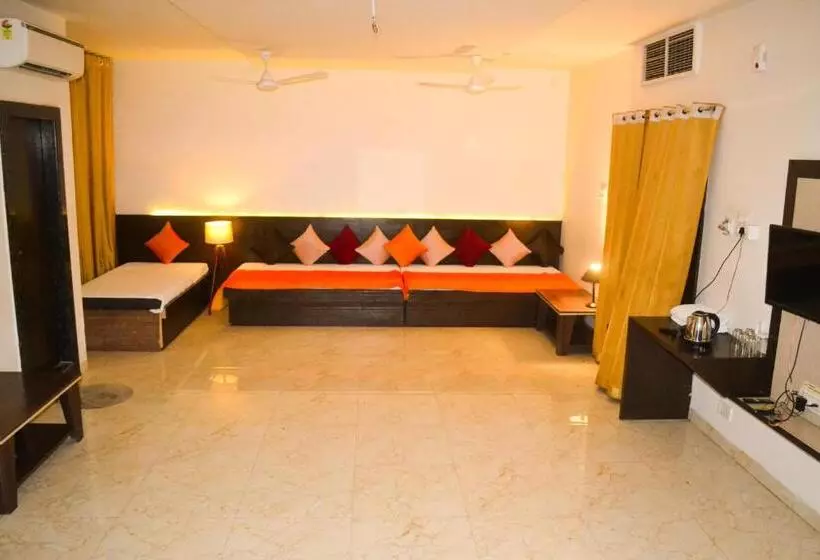 Hotelli The कस्तूरी