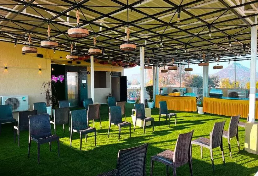 Hotelli The कस्तूरी