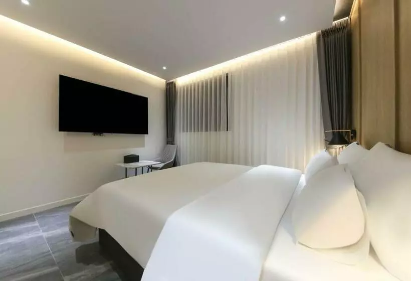 Brown Dot Hotel Pyeonghwa Plaza