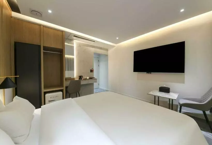 Brown Dot Hotel Pyeonghwa Plaza