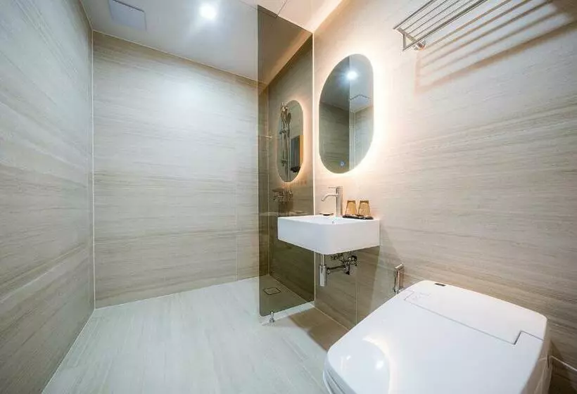 Brown Dot Hotel Pyeonghwa Plaza