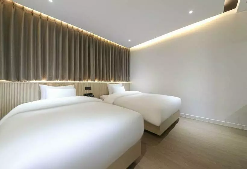 Brown Dot Hotel Pyeonghwa Plaza
