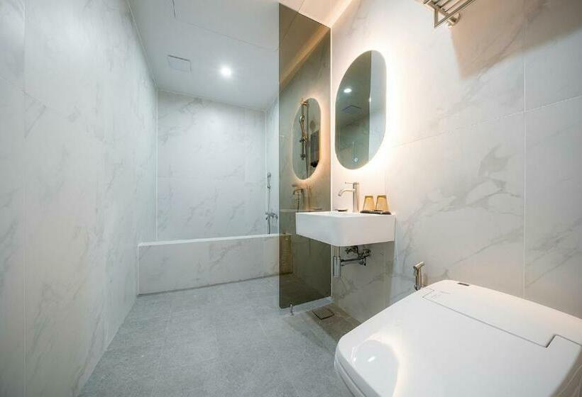 Brown Dot Hotel Pyeonghwa Plaza