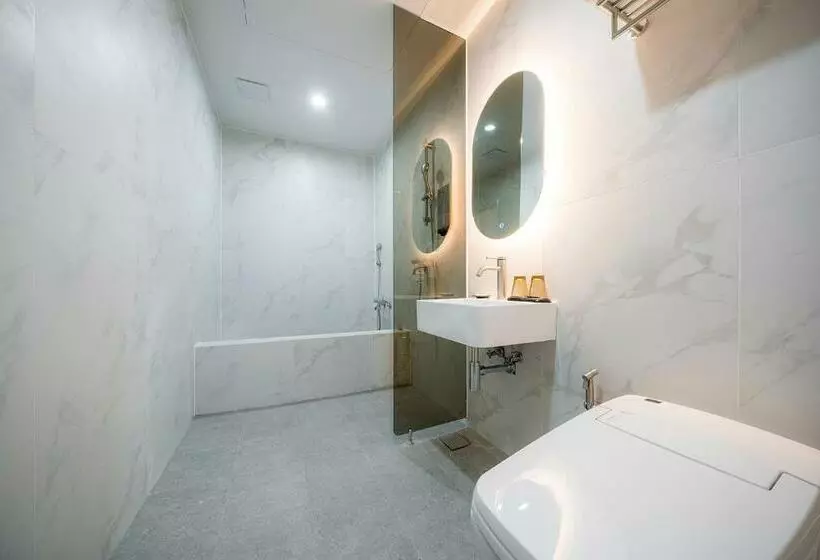 Brown Dot Hotel Pyeonghwa Plaza