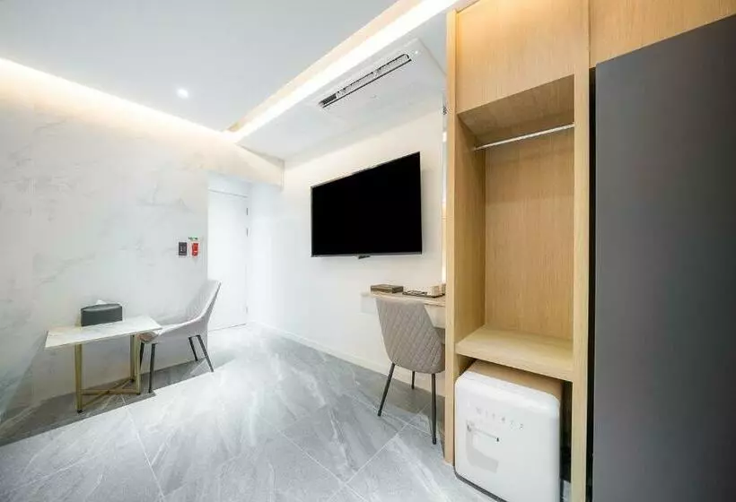 Brown Dot Hotel Pyeonghwa Plaza