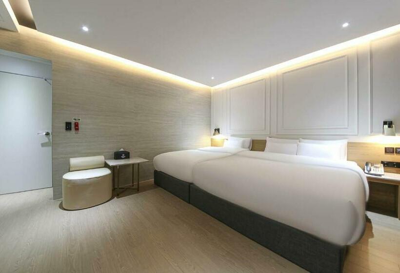 Brown Dot Hotel Pyeonghwa Plaza
