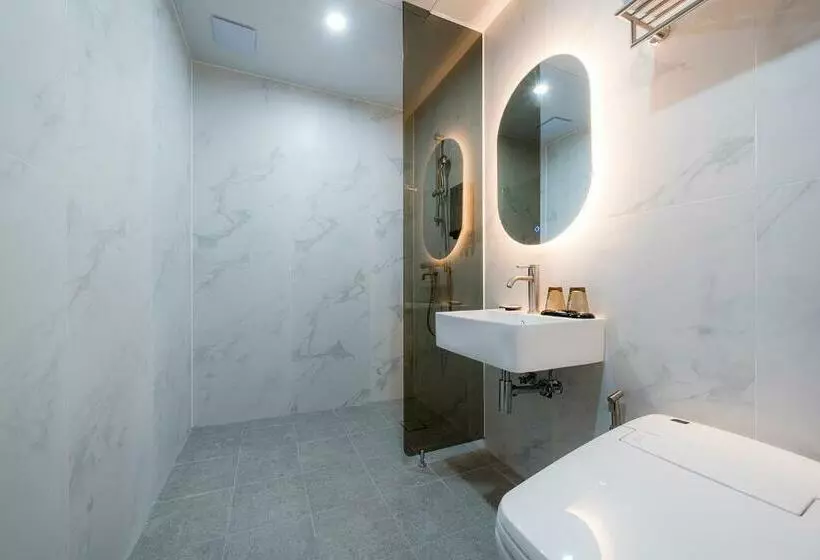 Brown Dot Hotel Pyeonghwa Plaza