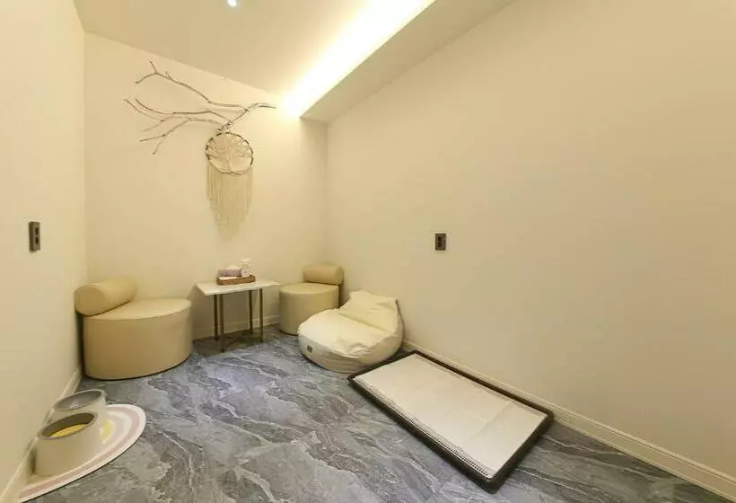 Brown Dot Hotel Pyeonghwa Plaza