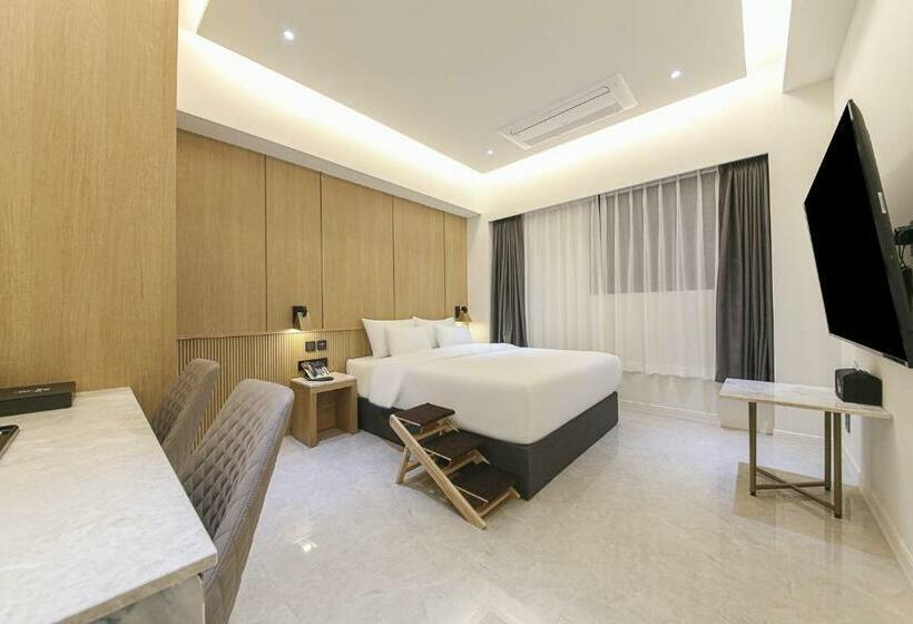 Brown Dot Hotel Pyeonghwa Plaza