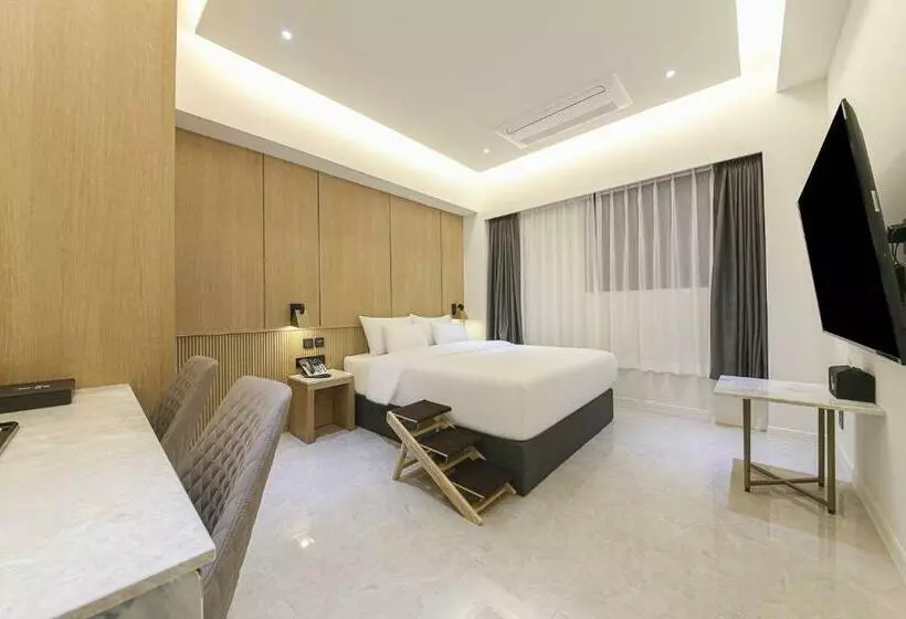 Brown Dot Hotel Pyeonghwa Plaza