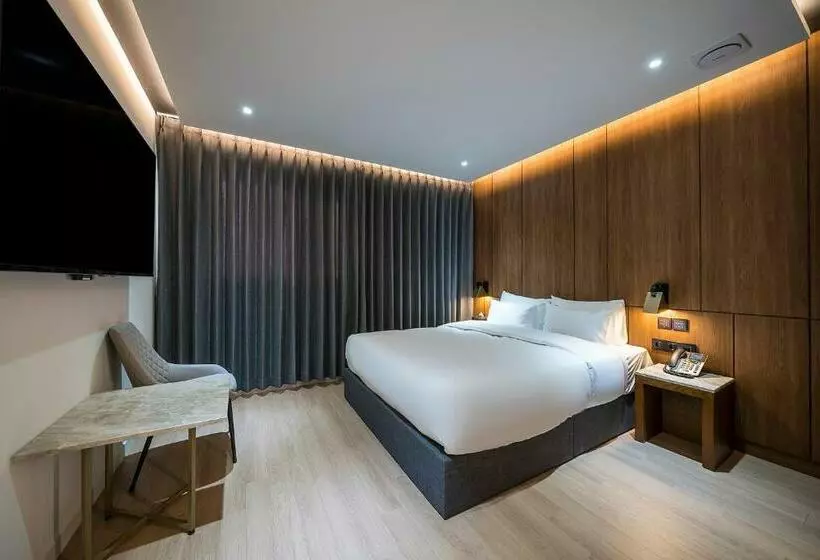 Brown Dot Hotel Pyeonghwa Plaza