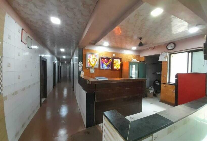 ホテル Satkar Lodging & Boarding By Wb Inn