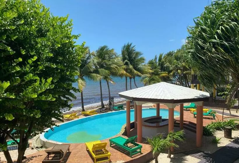 استراحتگاه Tranquility Beach Suites