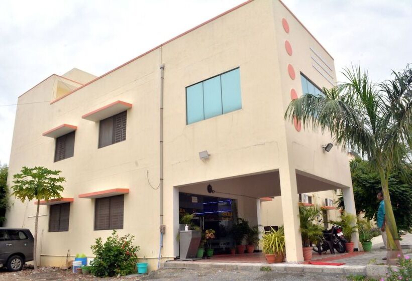 Отель Baba Residency