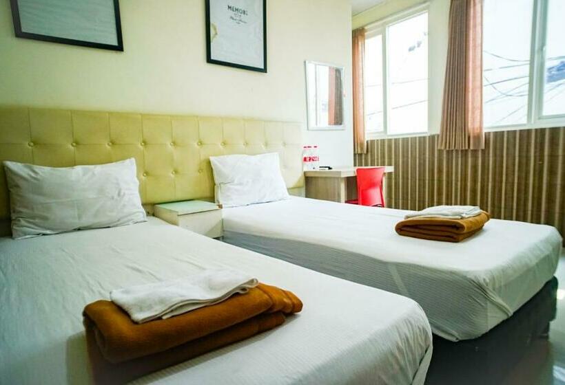 فندق Hoki Homestay Mitra Reddoorz Near Rumah Sakit Dr Soetomo Surabaya