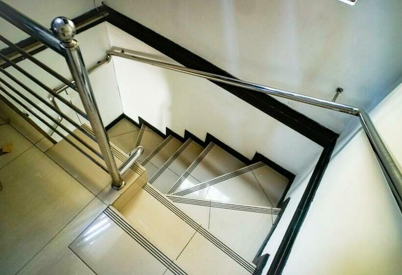 فندق Hoki Homestay Mitra Reddoorz Near Rumah Sakit Dr Soetomo Surabaya