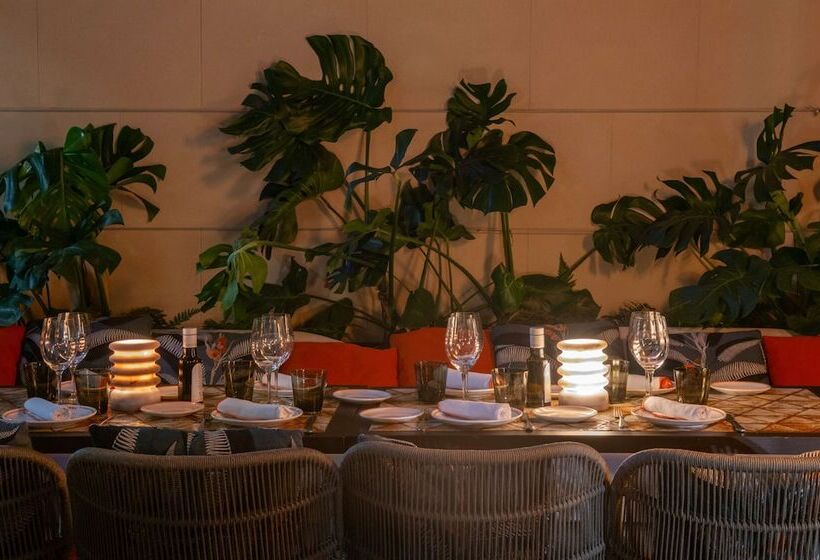 هتل Montera Madrid, Curio Collection By Hilton