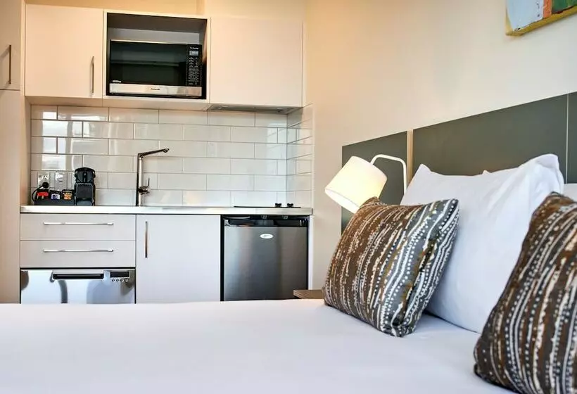 Sojourn Apartment Hotel   Ghuznee