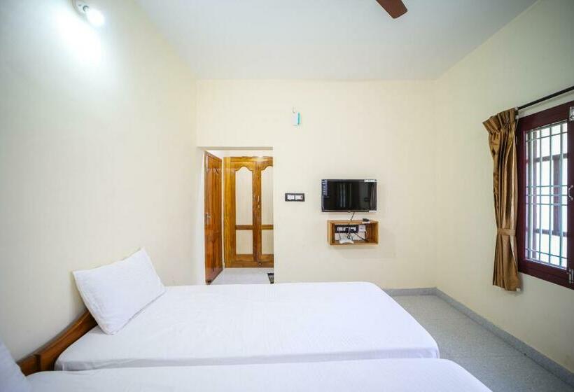 Hotel The Pothigai Palace