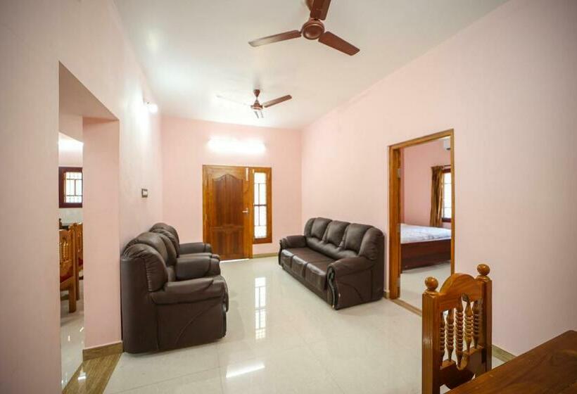 Hotel The Pothigai Palace