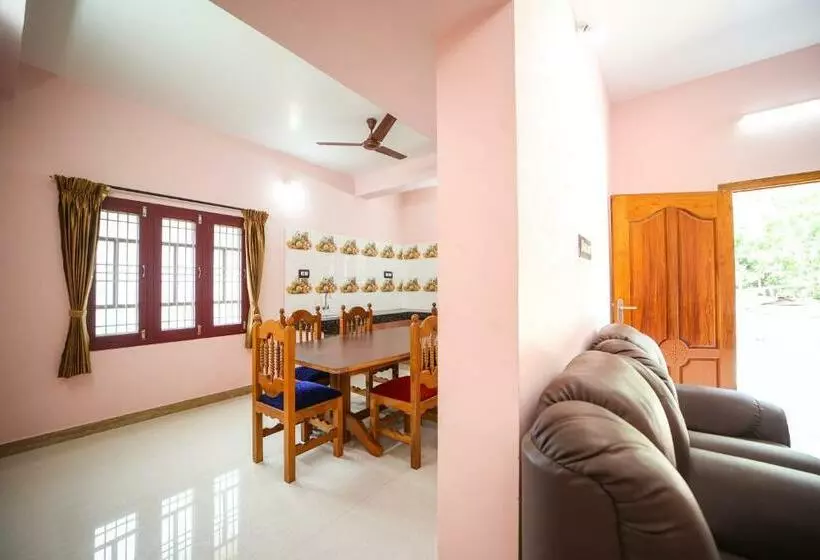 Hotelli The Pothigai Palace