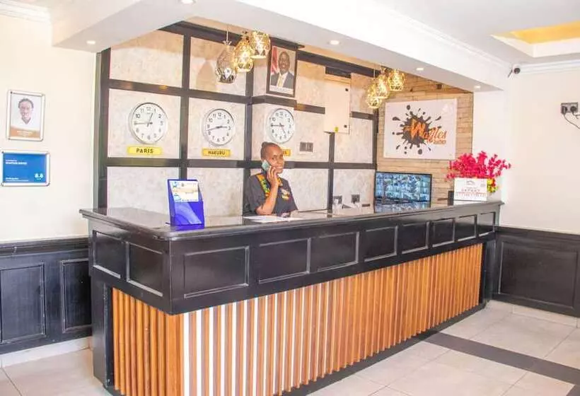 هتل Waffles Suites