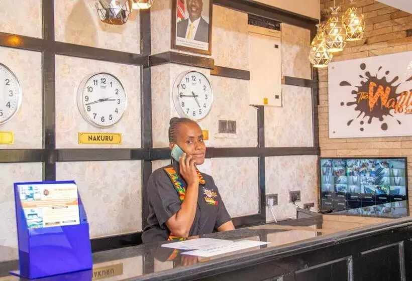 هتل Waffles Suites