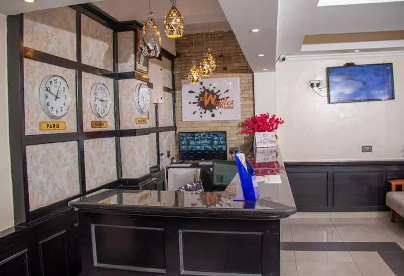 هتل Waffles Suites