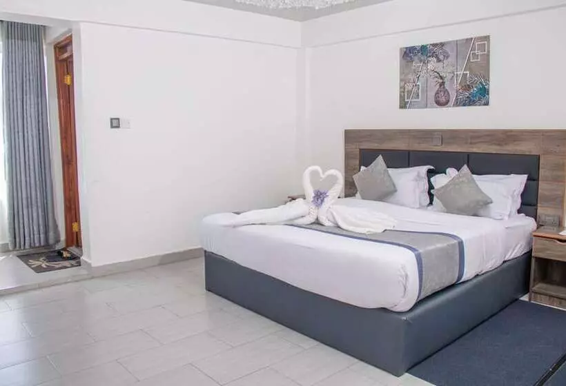 هتل Waffles Suites