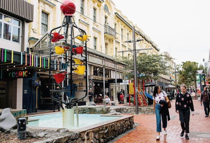 Sojourn Apartment Hotel   Ghuznee