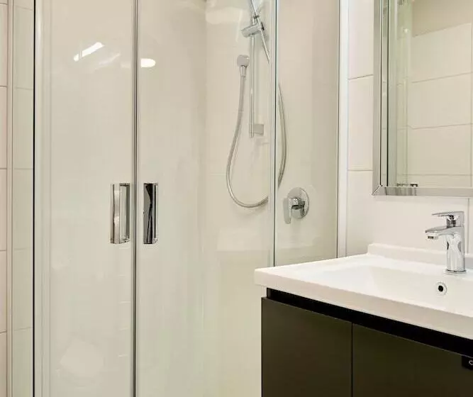 Sojourn Apartment Hotel   Ghuznee