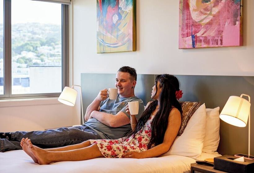 Sojourn Apartment Hotel   Ghuznee