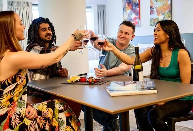 Sojourn Apartment Hotel   Ghuznee