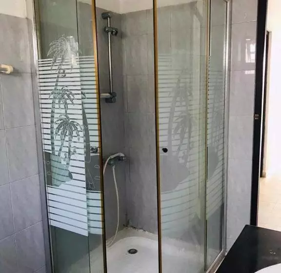 Aamiaismajoitus (B&B) Rosanuka Beach Villa