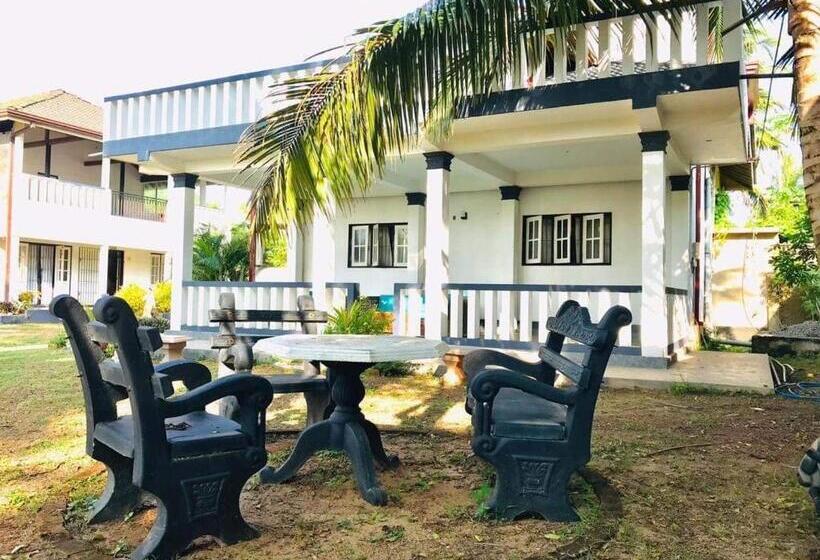 צימר Rosanuka Beach Villa