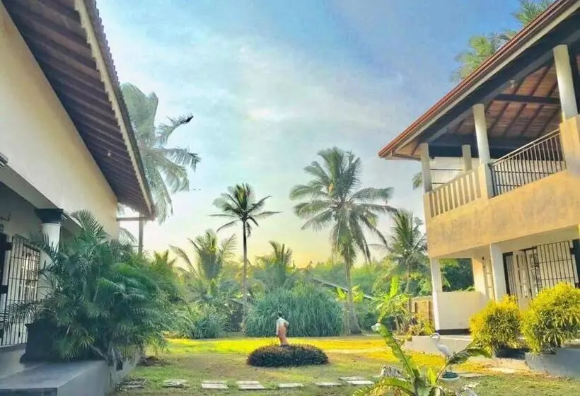 Aamiaismajoitus (B&B) Rosanuka Beach Villa