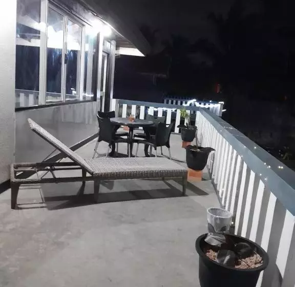 Aamiaismajoitus (B&B) Rosanuka Beach Villa