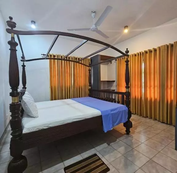 Aamiaismajoitus (B&B) Rosanuka Beach Villa