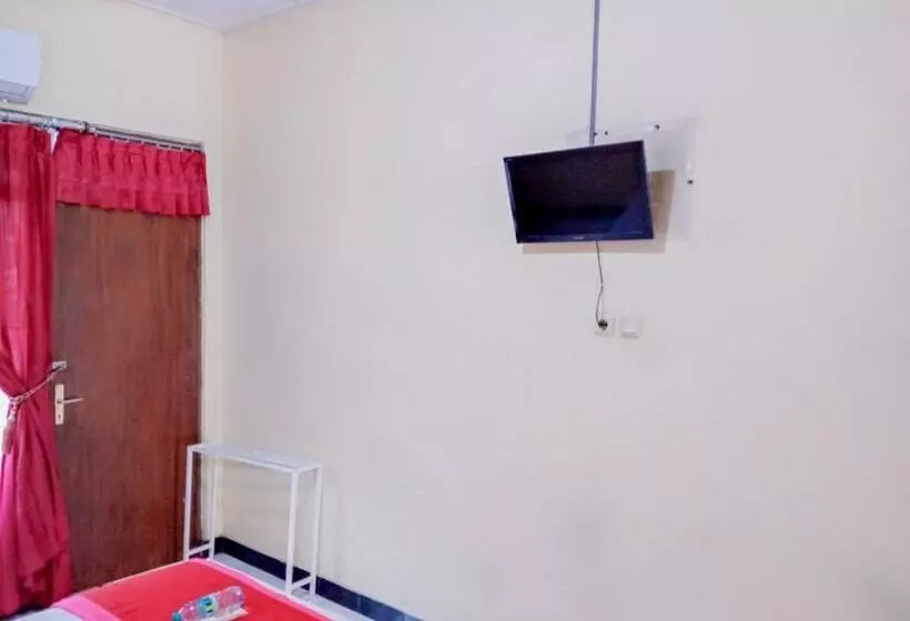 ホテル Reddoorz Near Politeknik Perkeretaapian Indonesia Madiun