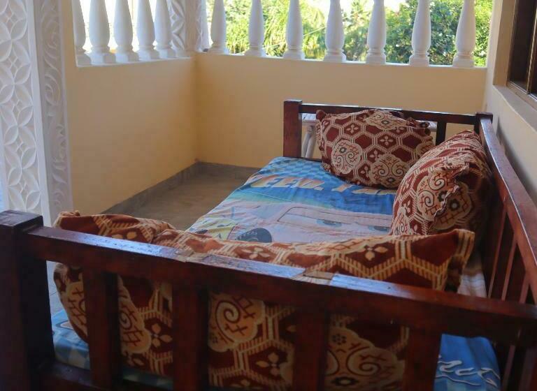 پانسیون Villa Fahari