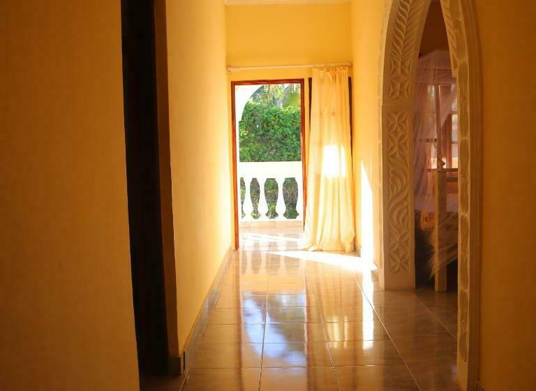 پانسیون Villa Fahari